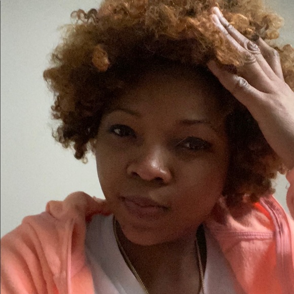 Meet your Posher, Henrielle - Picture 1 of 1